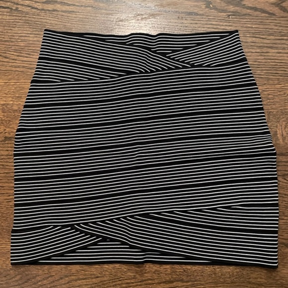 BCBG MaxAzria Black and White Striped Power Skirt - Picture 1 of 4